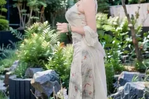 娱乐圈最新八卦揭秘：劈叉女星奉子成婚背后的真相坡姐演唱会红包账本曝光！