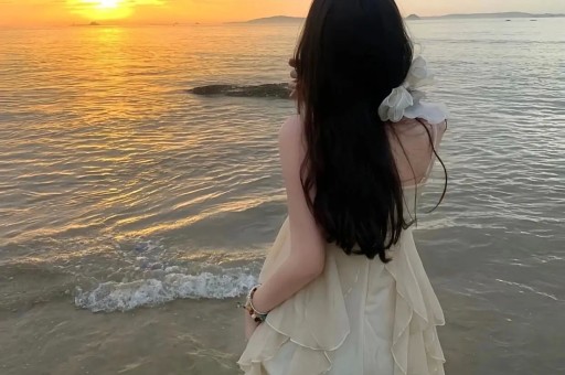 女星赵樱子直播间自曝恋情冲上热搜官宣小12岁男友！